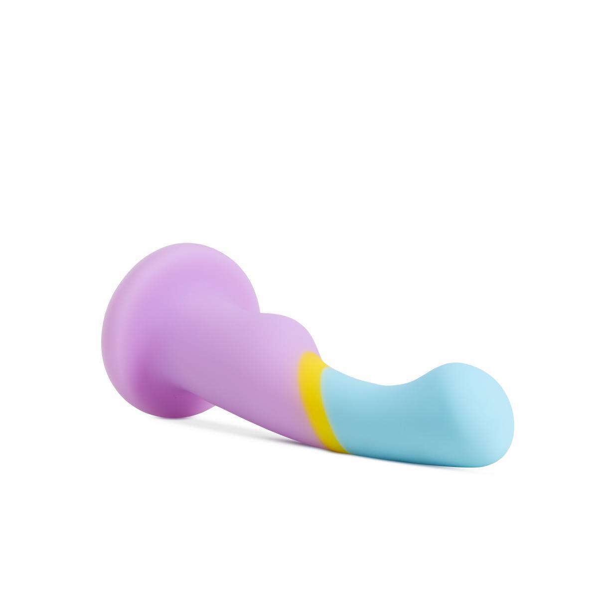 Heart Of Gold silicone dildo